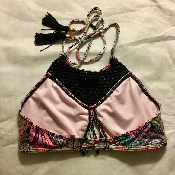 Victoria’s secret bikini - Picture 2 of 2